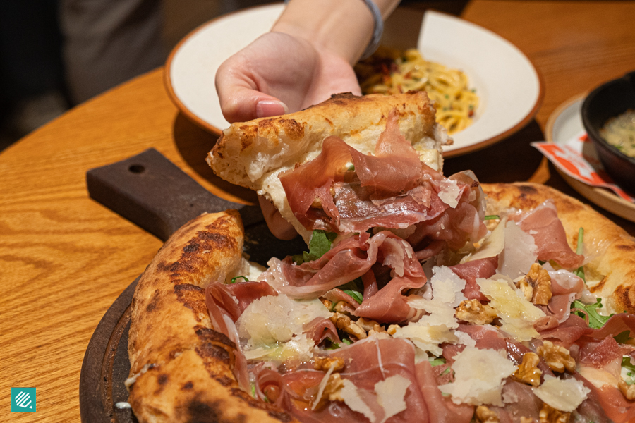 Prosciutto e Figura Neapolitan Pizza