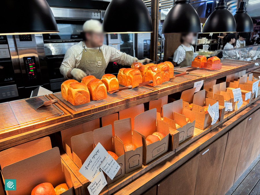 Freshly baked bread in Standard Bread Seongsu