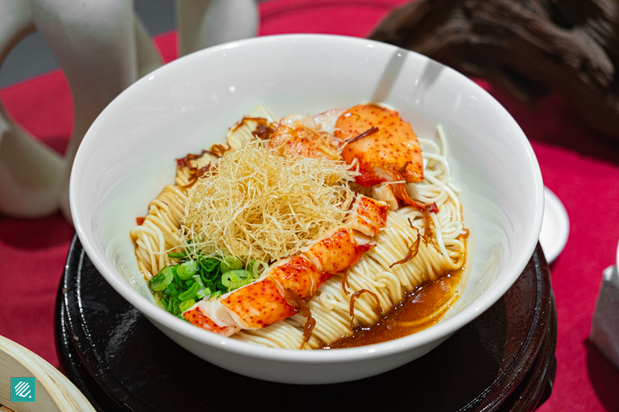 Premium Lobster Dry Noodle in Chef's Seafood Sauce