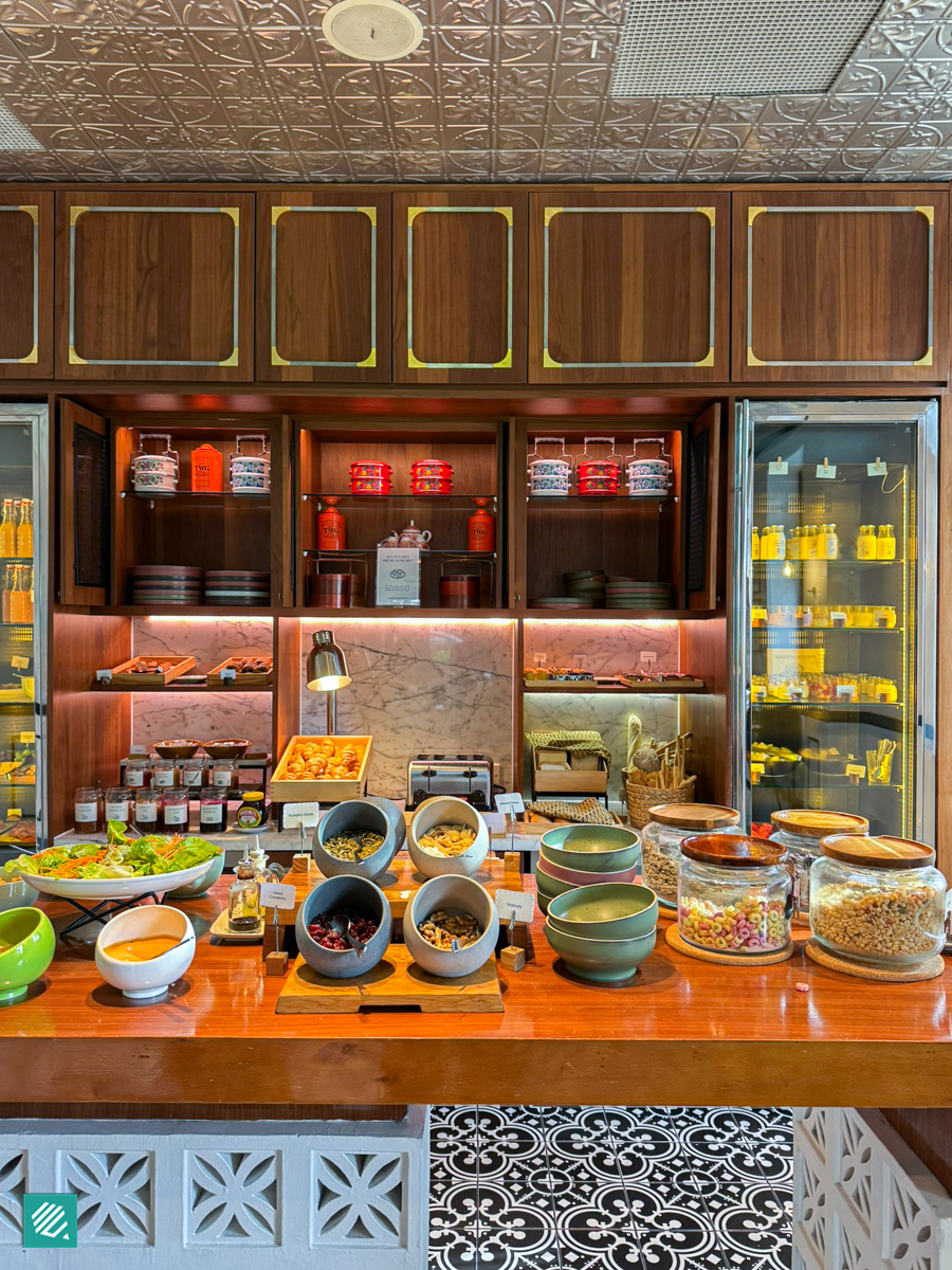 Buffet breakfast at Baba Chews
