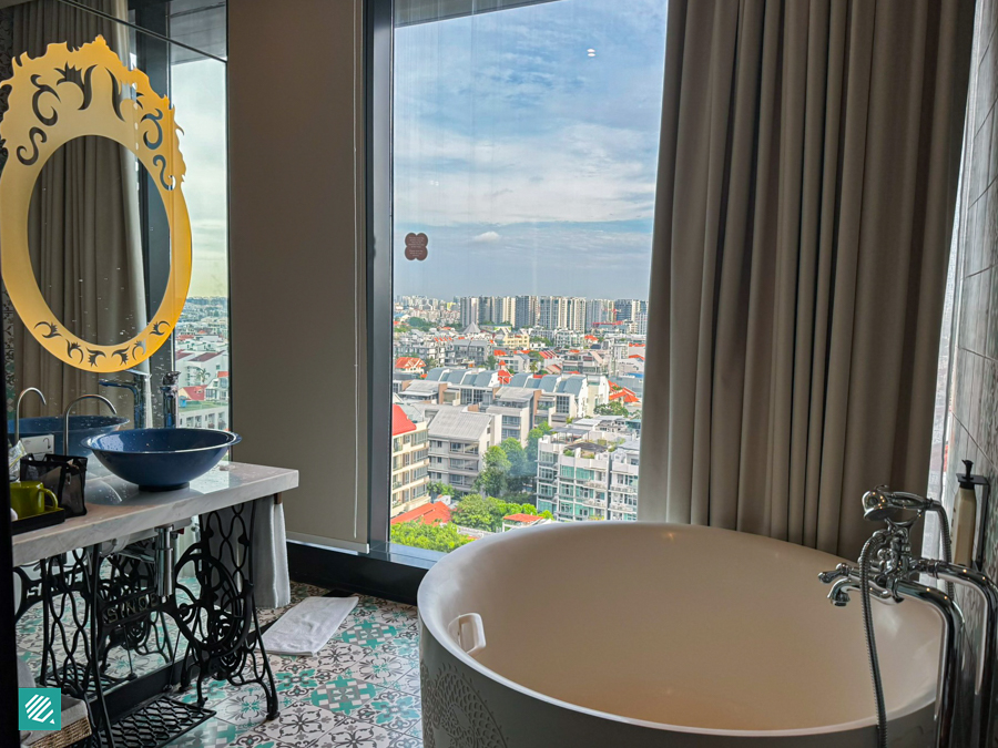 King Standard Heritage View With Bath with a view of Joo Chiat