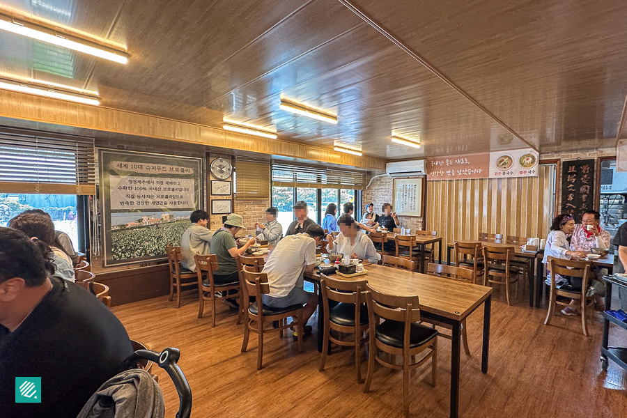 Interior of Tongil Garden Jeju