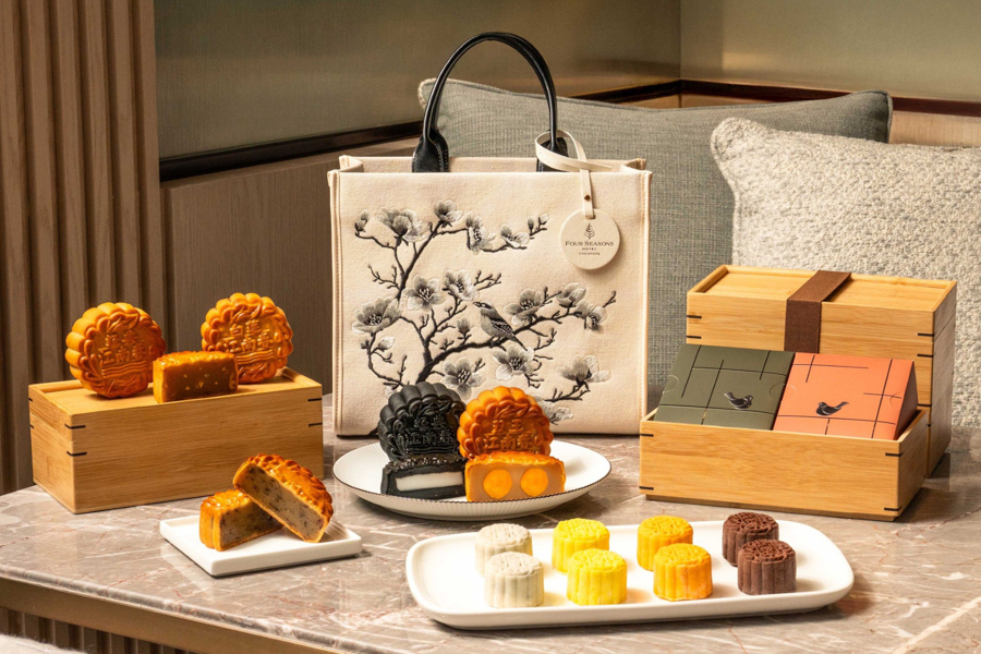 Four Seasons Singapore mooncake