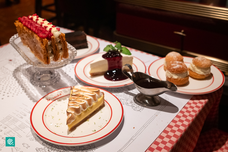 Desserts at La vache