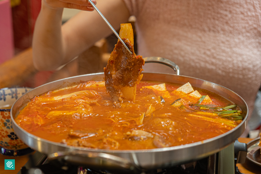 Kimchi Mama Stew Pot 