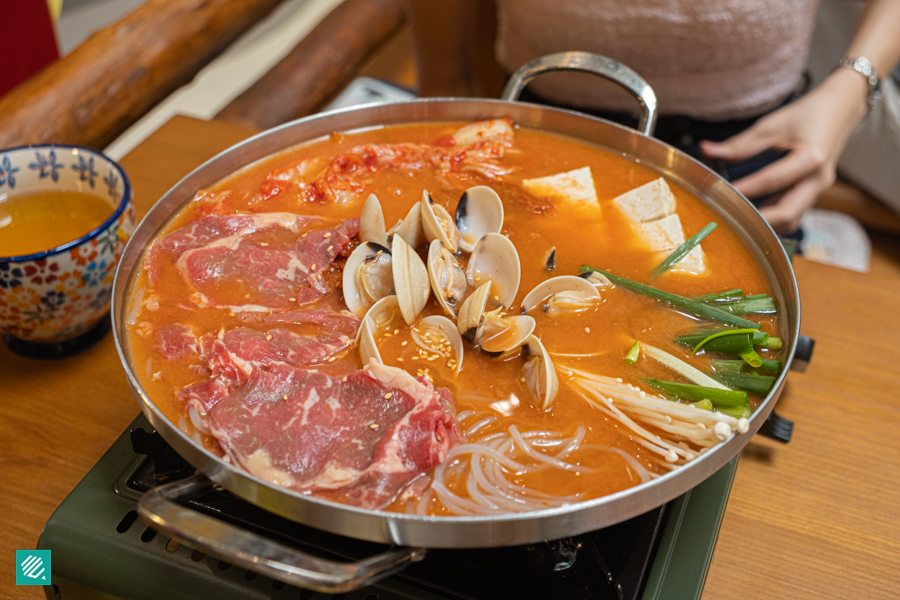 Kimchi Mama Stew Pot 