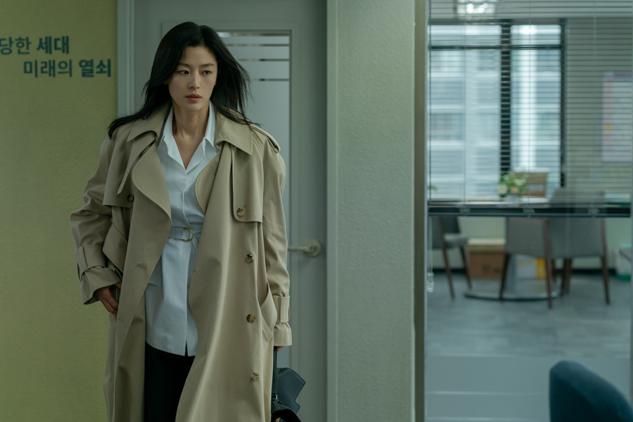 Jun Jihyun in Tempest, new K-drama