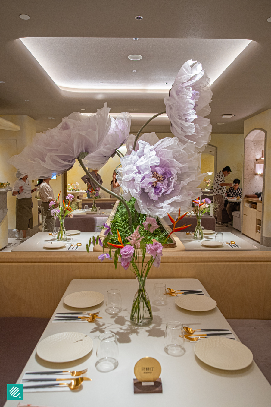 Aesthetic flower interior at Tomacado Singapore