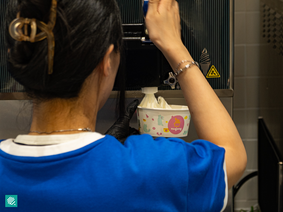 Frozen yogurt at Yoajung Singapore