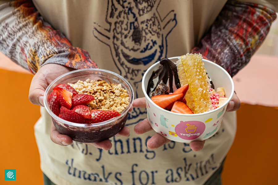 Yoajung frozen yogurt and acai 