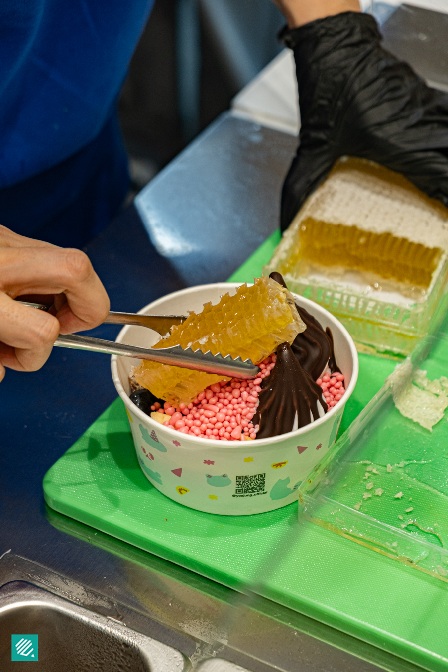 Raw honeycomb topping at Yoajung Singapore
