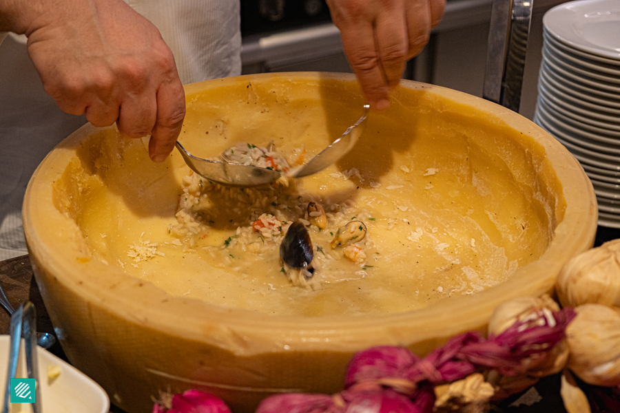 Seafood buffet at InterContinental Singapore