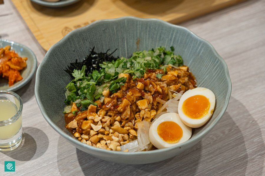 Spicy Chicken Dan Dan Noodles with Scallion 