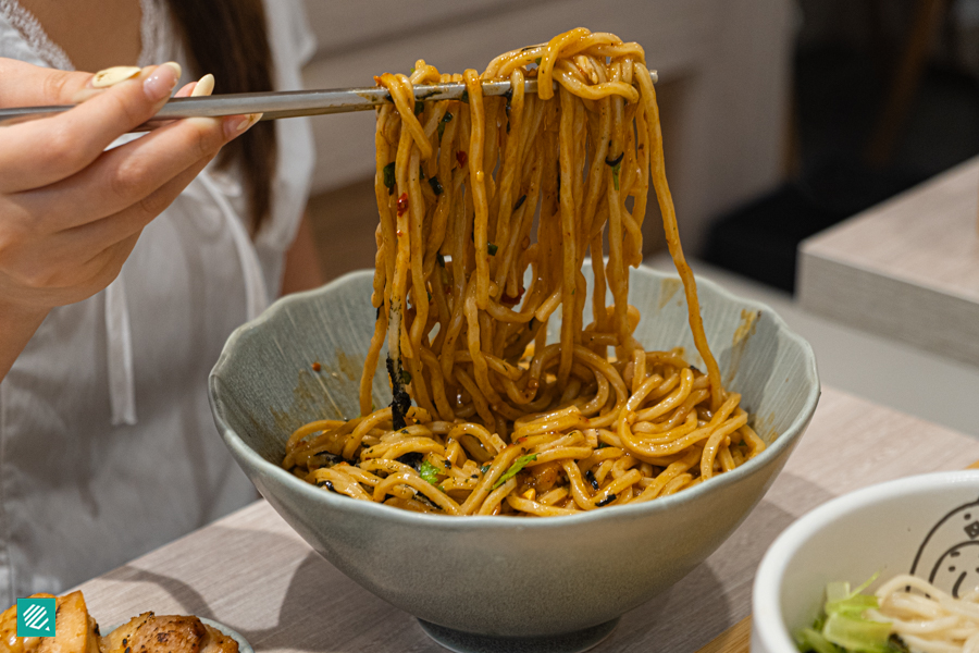 Spicy Chicken Dan Dan Noodles with Scallion 