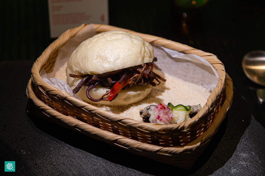 Jeju steamed bun with ferns