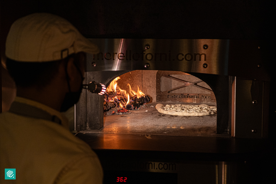 Wood-fired pizza at The Laurus