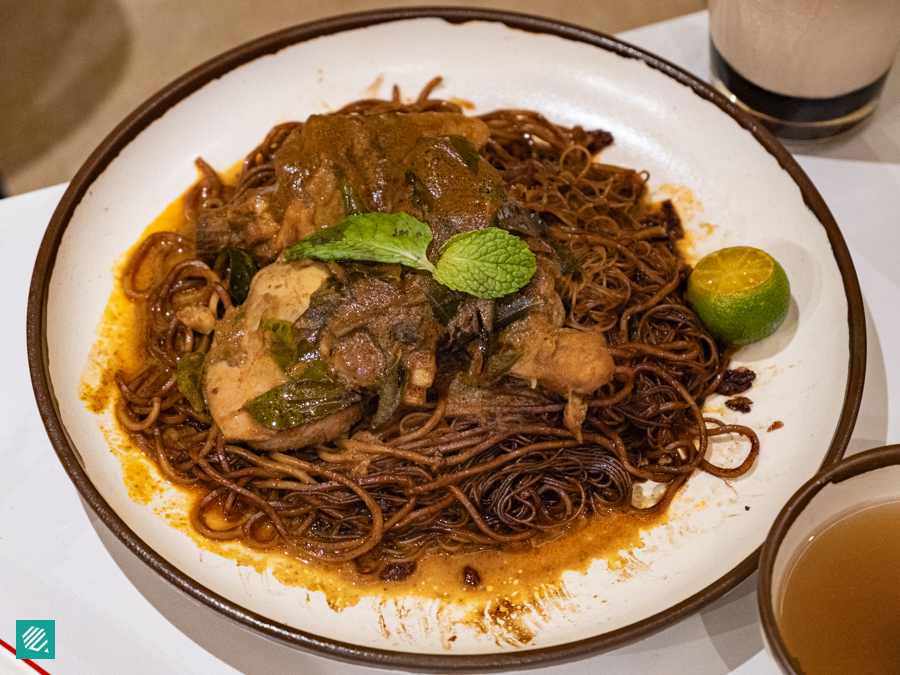 Fragrant Spicy Dry Curry Chicken (Varuval) Bee Hoon Mee