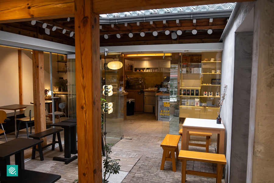 Interior of 33apartment cafe in Seochon