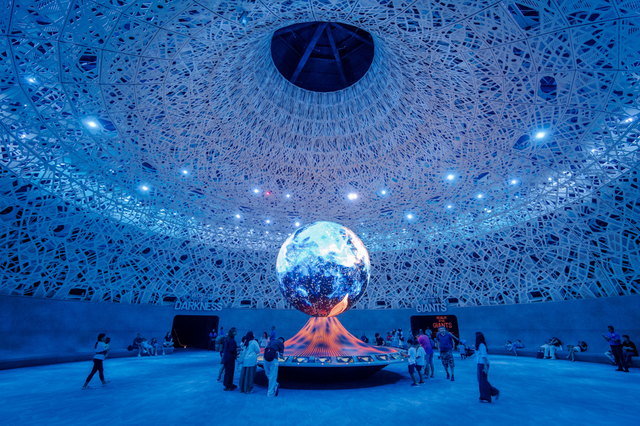 LED globe in Exploria 