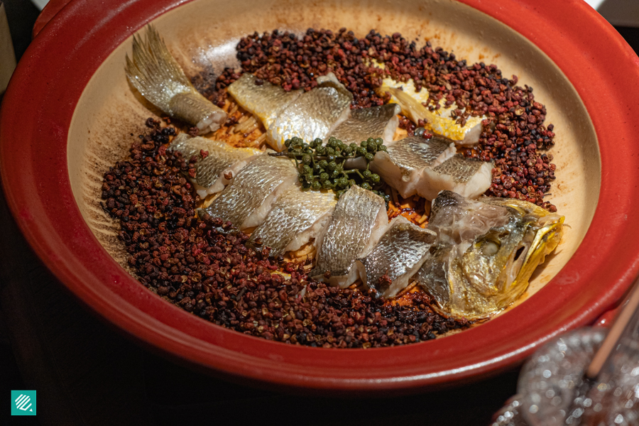 Dahongpao Sichuan Pepper Braised Ningde Yellow Croaker 