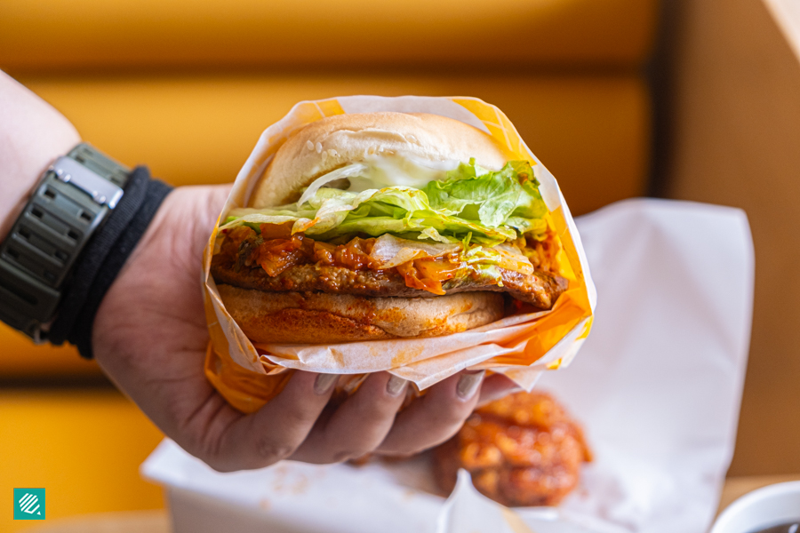Kimchi Bulgogi Burger, Lotteria Singapore-exclusive burger