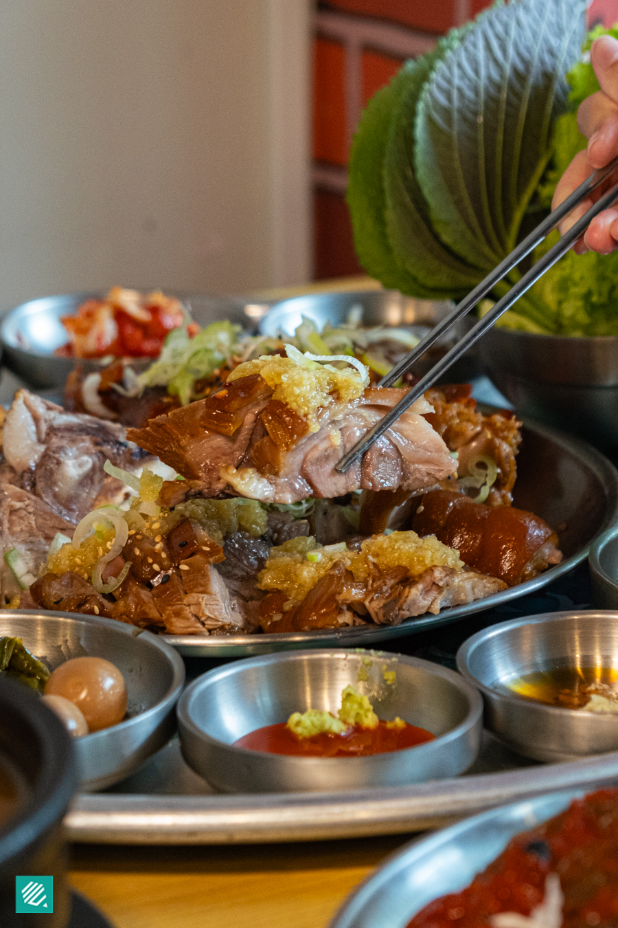 Garlic jokbal at Jangsan Jokbal