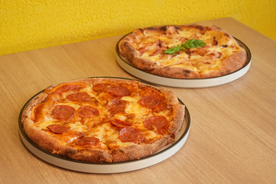 Pizzas at Aqua e Farina
