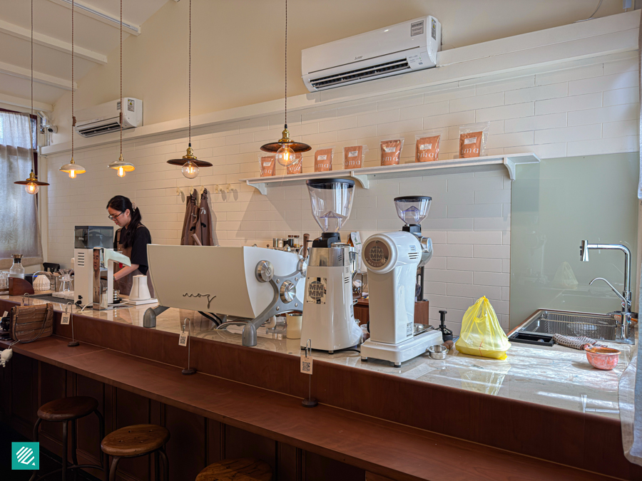MOZMoji cafe in Chinatown