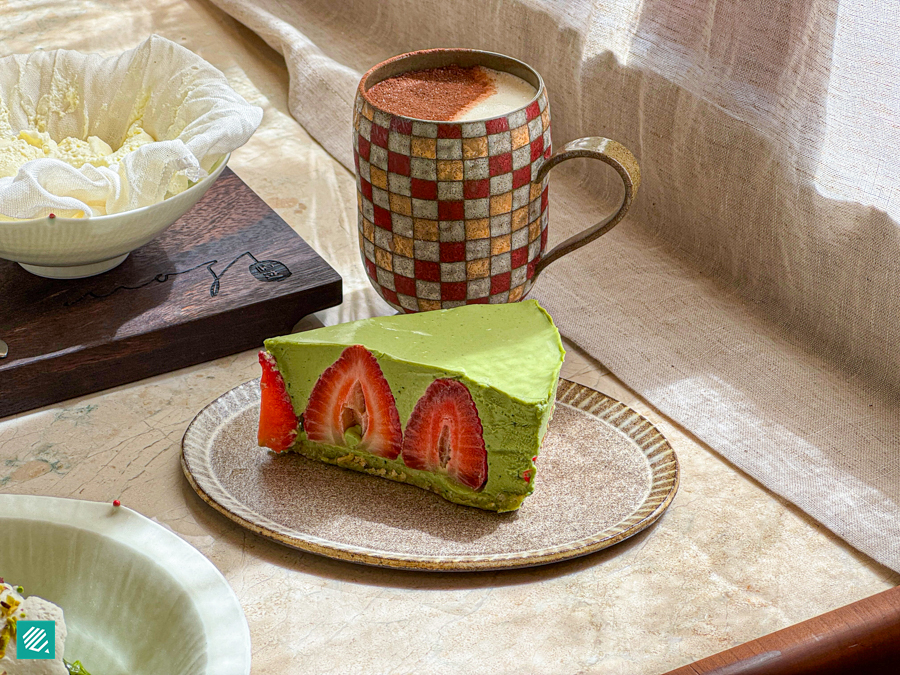  Matcha Strawberry Cake