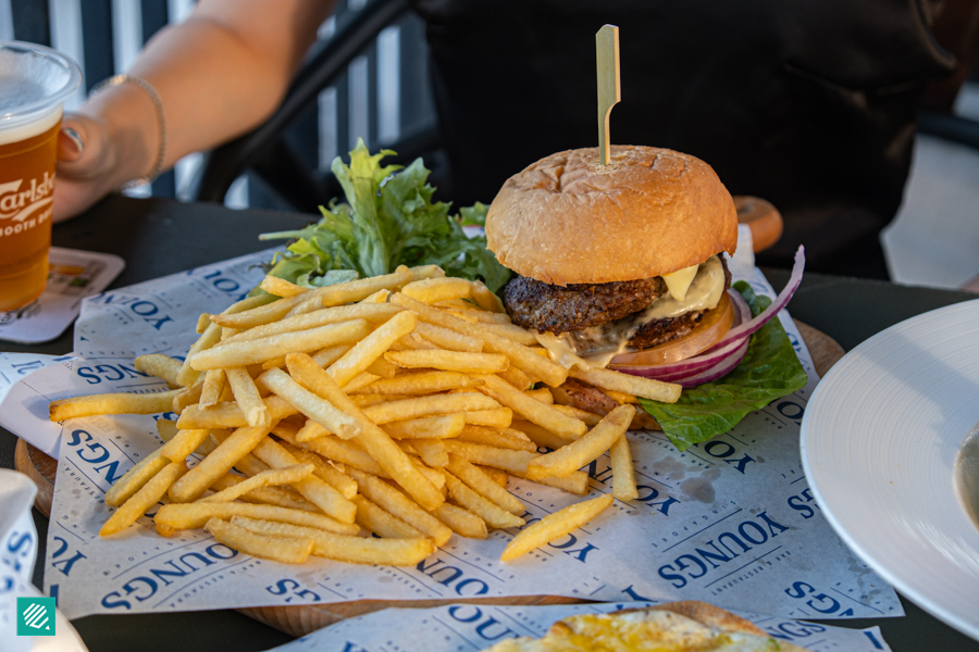 YOUNGS Double Cheese Burger 