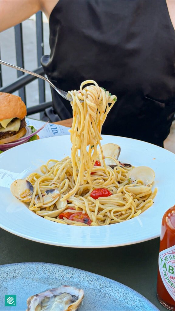 White Wine Clam Linguine 