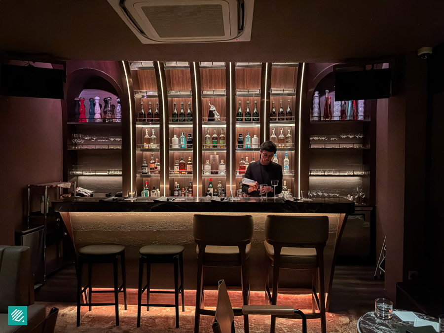 Blind Tiger, speakeasy bar above Smash Street
