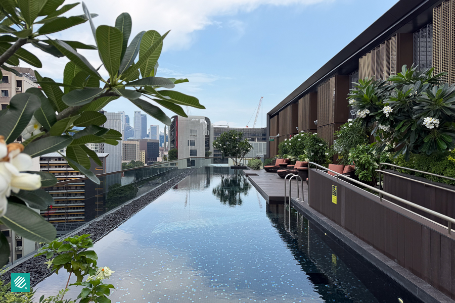 Varel Singapore Rooftop Pool