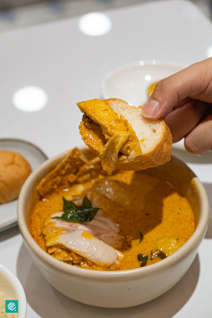 Madam Foo's Steamed Chicken Curry